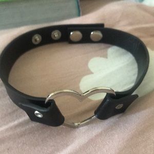 Heart choker
